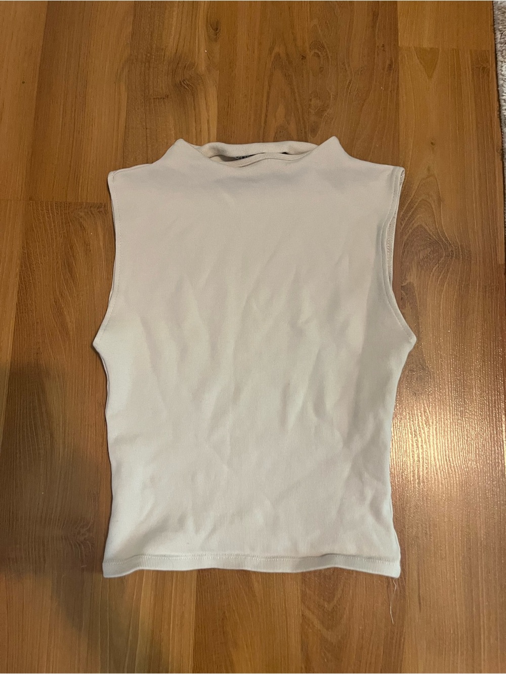 Cropped Summer Basic Tops Bundle/Lot - Picture 6 of 9